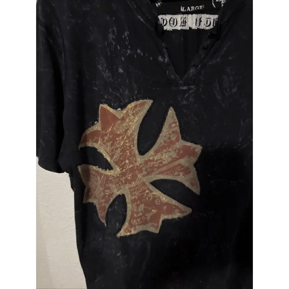 Guess Shirt Size L‎ Black Embroidered Logo Grunge Skull Graphic Casual Designer - Picture 2 of 4